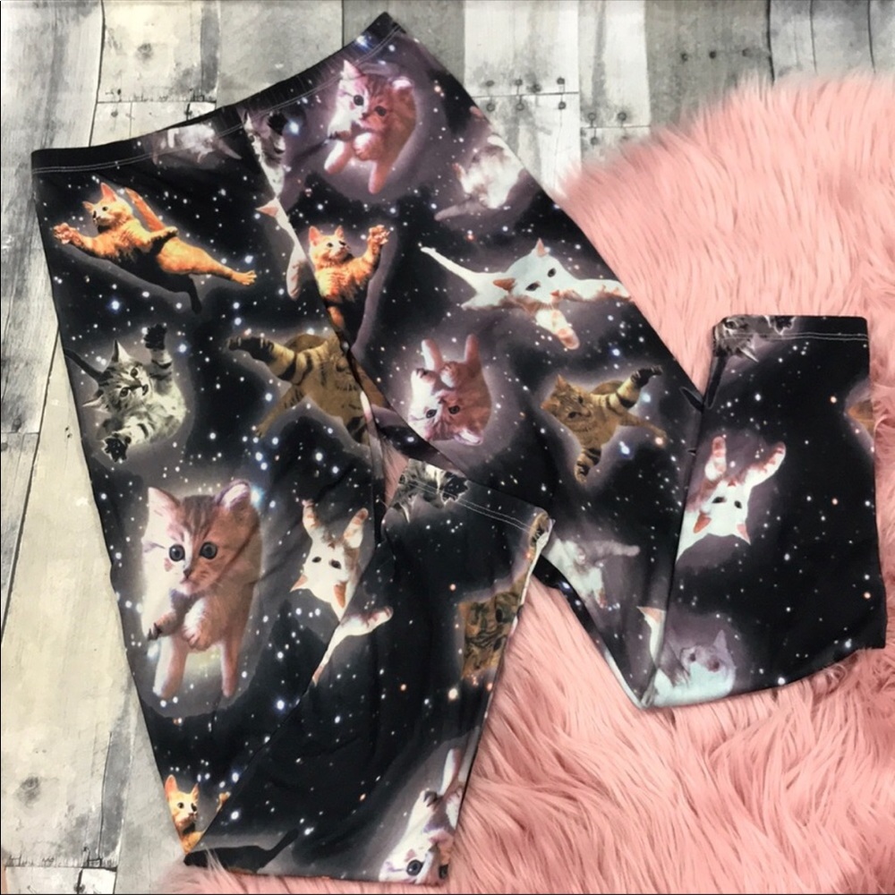 Galaxy cat leggings size medium, black